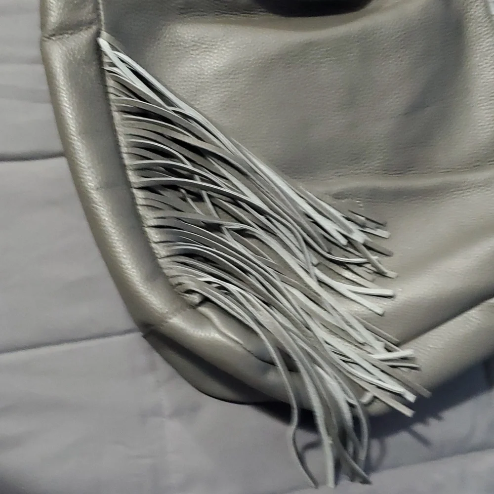 🏠 NWT G.I.L.I Got It Love It Gray Leather Fringe Bag